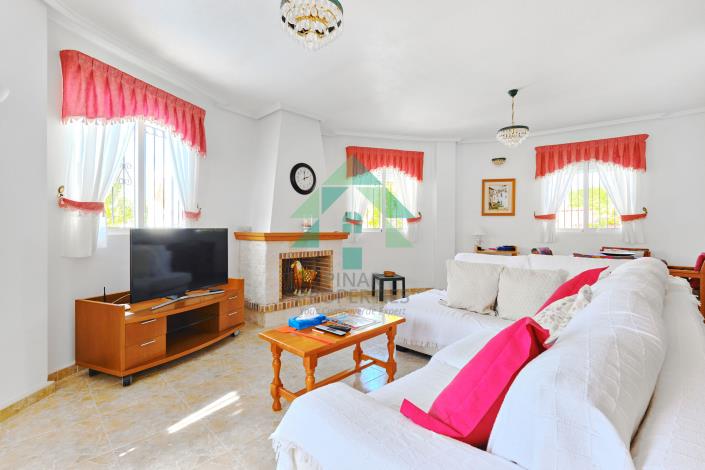 Image No.3-2 Bed Villa / Detached for sale