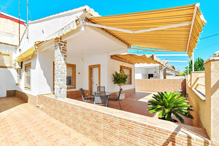 Image No.1-Villa de 3 chambres à vendre à Torre de la Horadada
