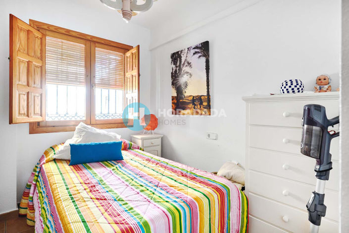 Image No.32-4 Bed Semi-Detached for sale