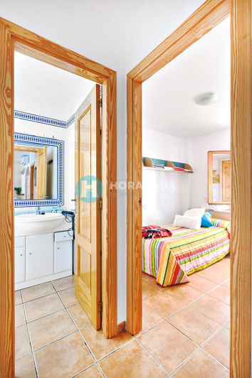 Image No.36-4 Bed Semi-Detached for sale