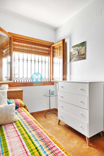 Image No.38-4 Bed Semi-Detached for sale