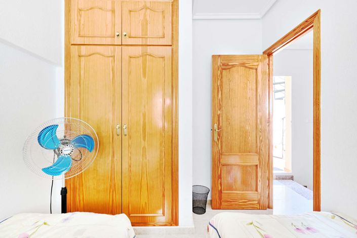 Image No.19-3 Bed Townhouse for sale