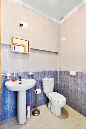 Image No.20-3 Bed Townhouse for sale