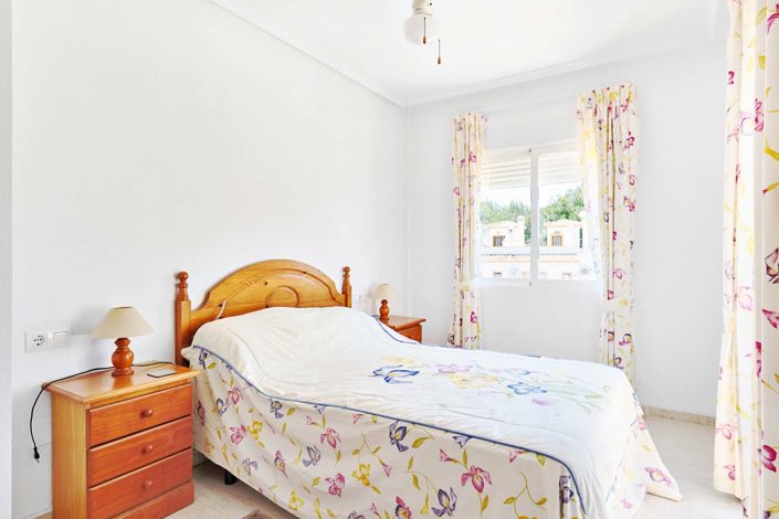 Image No.30-3 Bed Townhouse for sale