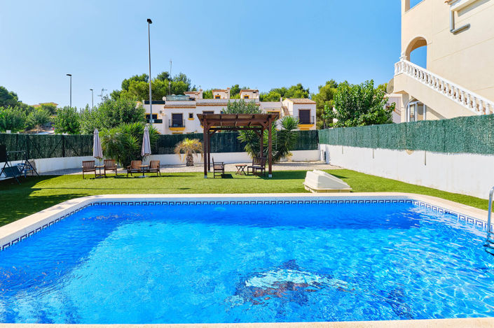 Image No.45-3 Bed Townhouse for sale