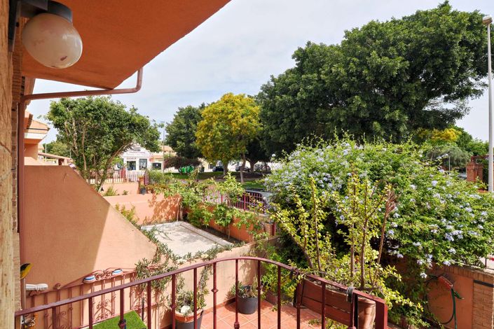 Image No.17-5 Bed Townhouse for sale