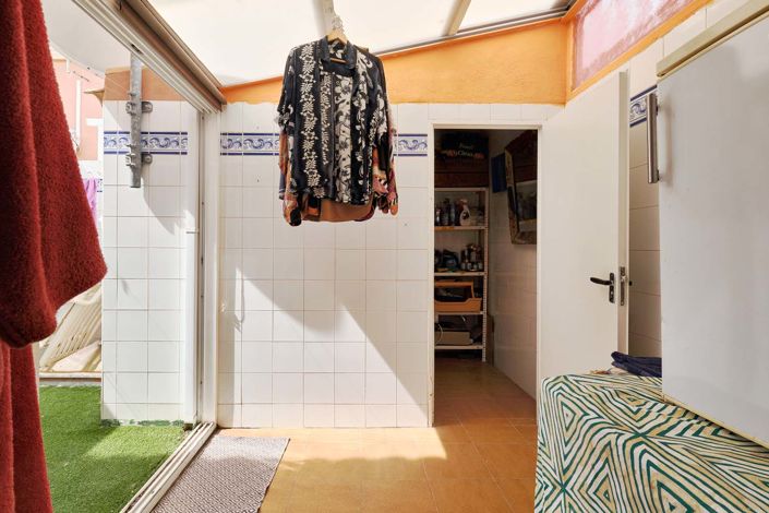 Image No.19-5 Bed Townhouse for sale