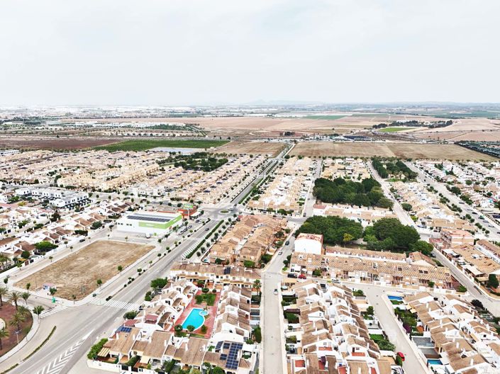 Image No.6-5 Bed Townhouse for sale