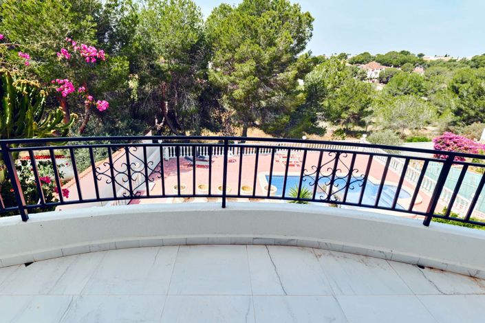 Image No.18-6 Bed Villa for sale