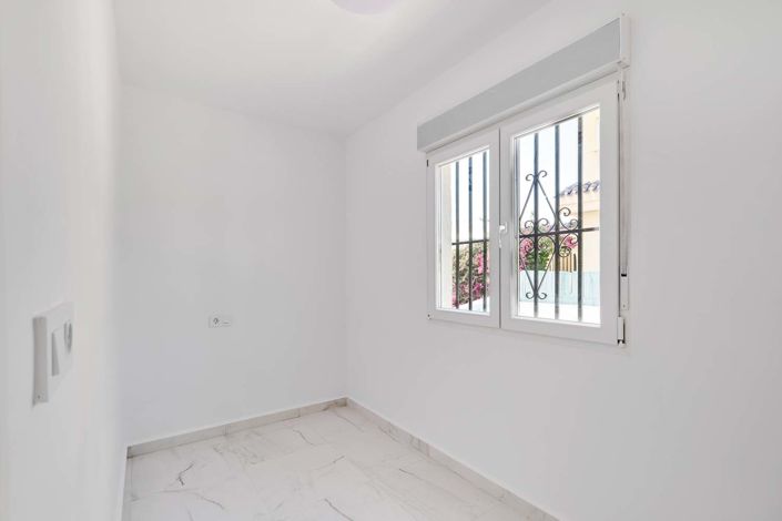 Image No.21-6 Bed Villa for sale