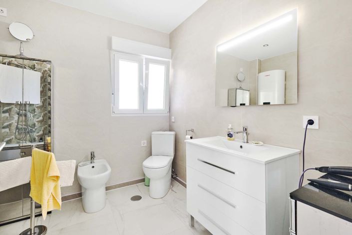 Image No.22-6 Bed Villa for sale