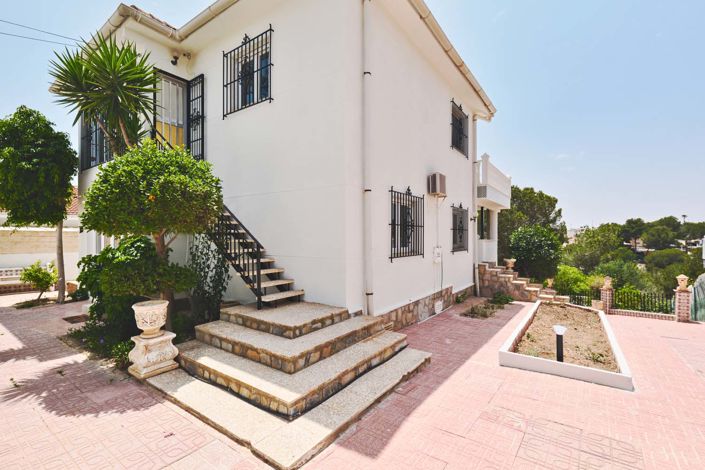 Image No.25-6 Bed Villa for sale