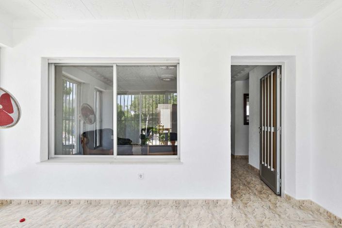 Image No.28-6 Bed Villa for sale