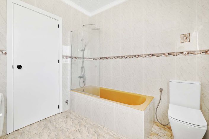 Image No.39-6 Bed Villa for sale