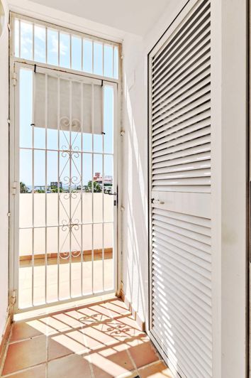 Image No.30-2 Bed Apartment for sale