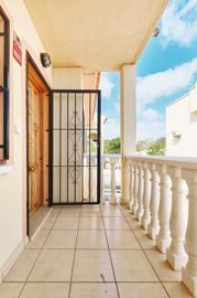 154414bungalowonfirstfloorforsaleinlaflorida1