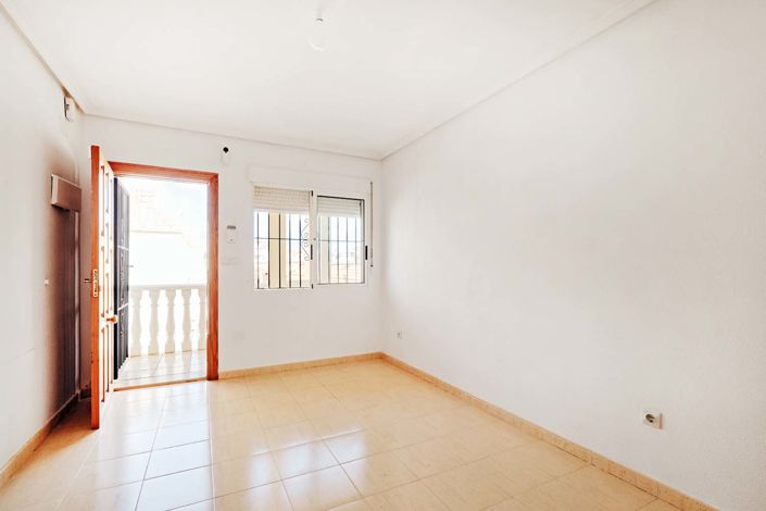 Image No.16-2 Bed Apartment for sale