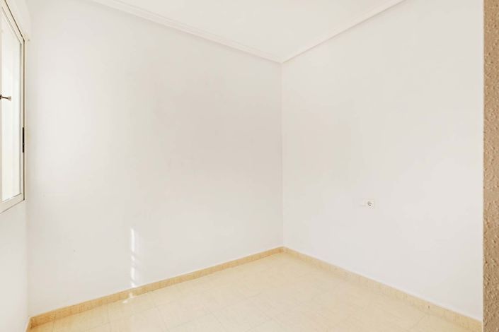 Image No.30-2 Bed Apartment for sale