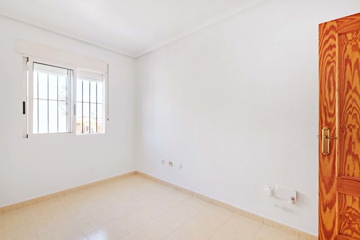 Image No.31-2 Bed Apartment for sale