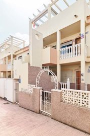 203414bungalowonfirstfloorforsaleinlaflorida1