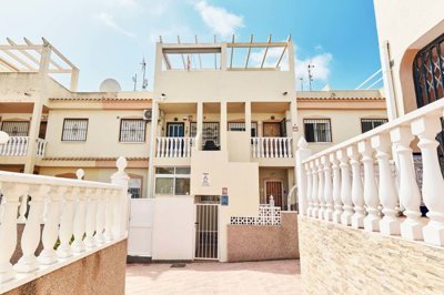 203414bungalowonfirstfloorforsaleinlaflorida1