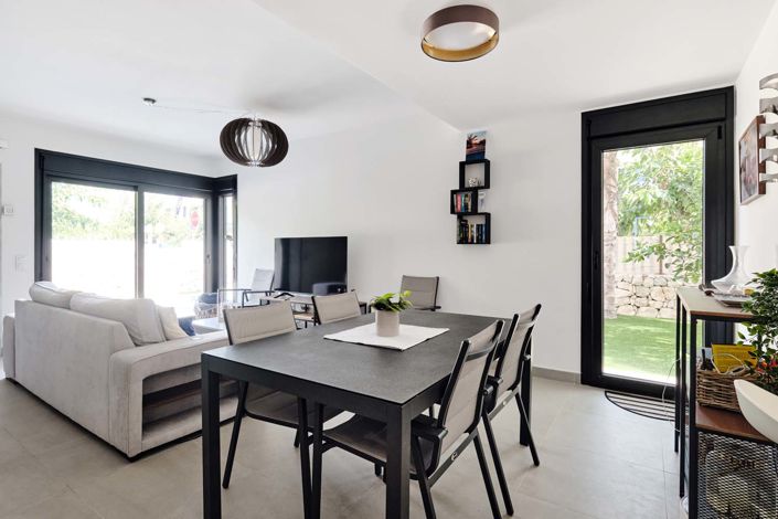 Image No.12-3 Bed Semi-Detached for sale