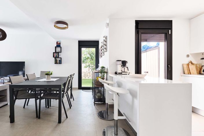 Image No.28-3 Bed Semi-Detached for sale