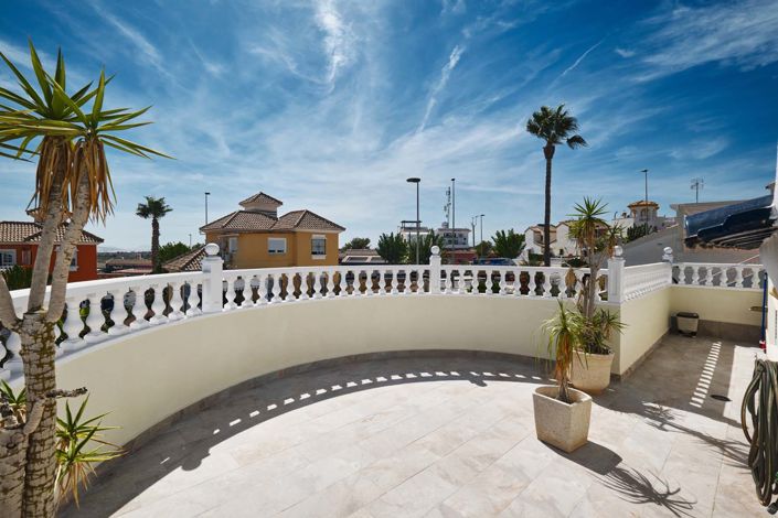 Image No.46-4 Bed Villa for sale