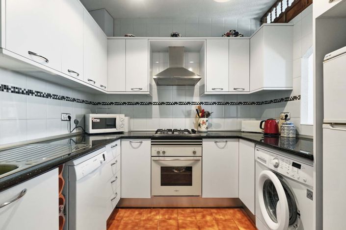 Image No.11-2 Bed Townhouse for sale