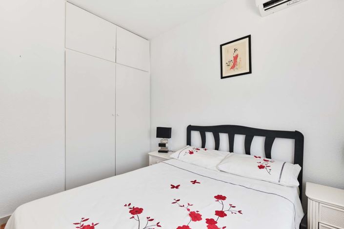 Image No.19-2 Bed Townhouse for sale