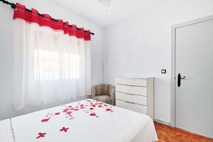 Image No.21-2 Bed Townhouse for sale