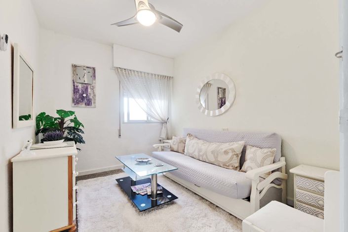 Image No.25-3 Bed Apartment for sale