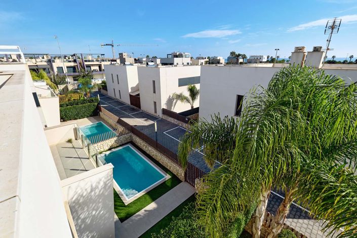 Image No.49-3 Bed Semi-Detached for sale