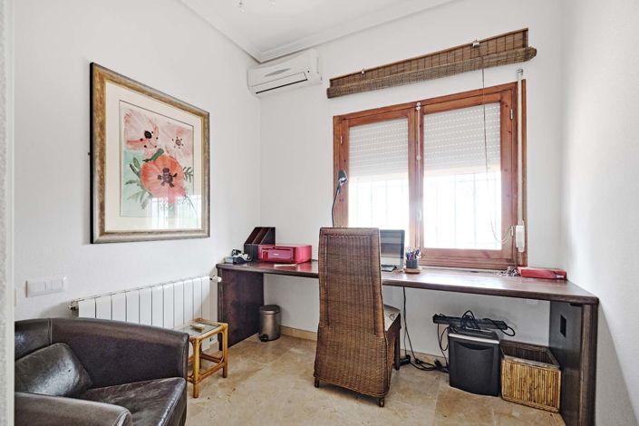 Image No.37-4 Bed Villa for sale