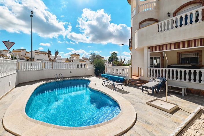 Image No.44-3 Bed Villa for sale