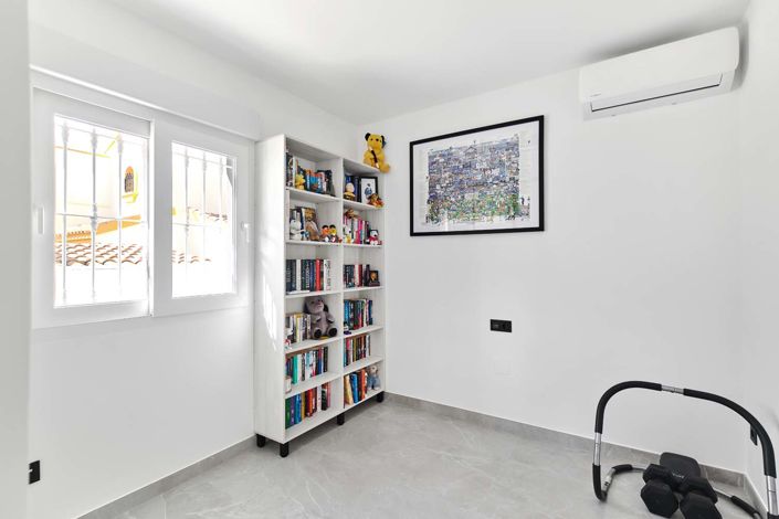 Image No.13-3 Bed Villa for sale