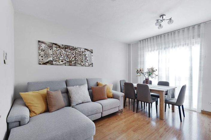 Image No.22-4 Bed Semi-Detached for sale