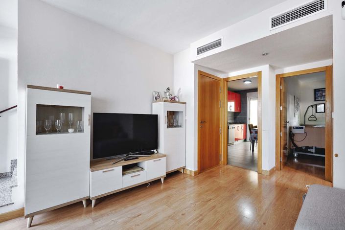 Image No.25-4 Bed Semi-Detached for sale