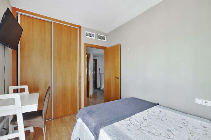 Image No.33-4 Bed Semi-Detached for sale