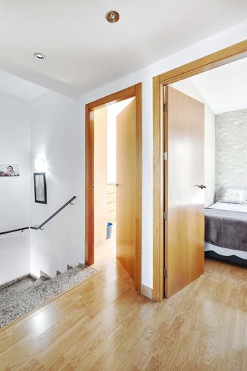 Image No.39-4 Bed Semi-Detached for sale