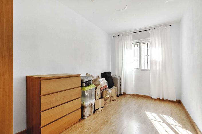 Image No.40-4 Bed Semi-Detached for sale