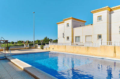 191townhouseforsaleinpinardecampoverde0511251