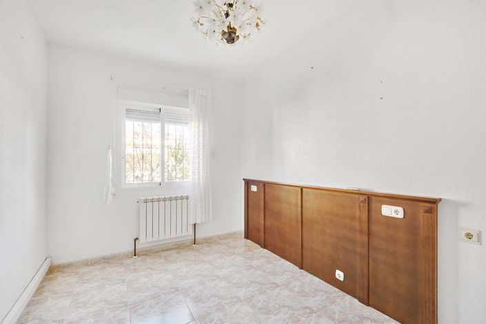 Image No.18-7 Bed Villa for sale