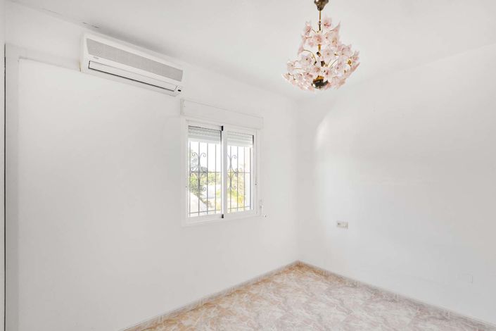 Image No.23-7 Bed Villa for sale