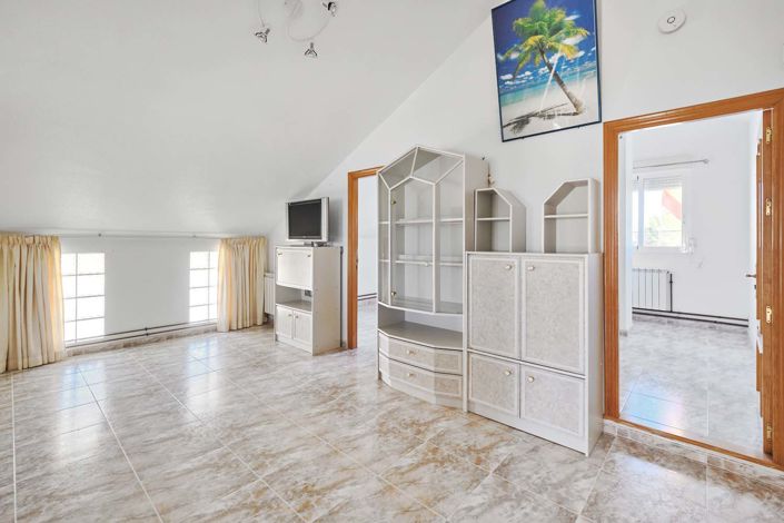 Image No.33-7 Bed Villa for sale