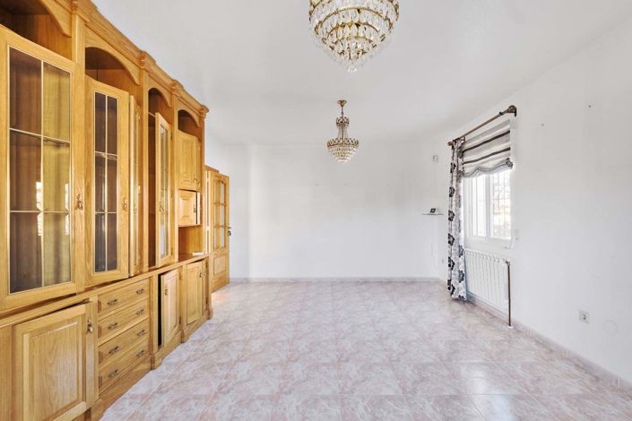 Image No.5-7 Bed Villa for sale