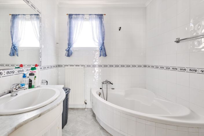 Image No.18-3 Bed Villa for sale