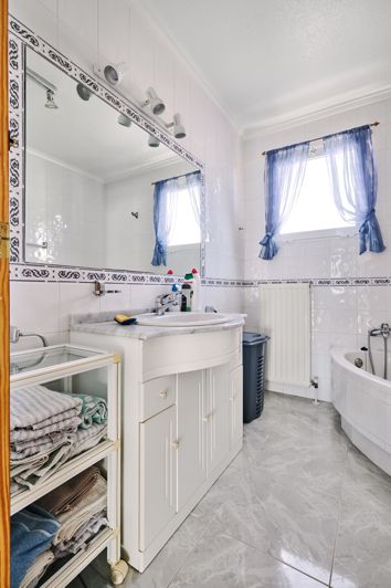 Image No.19-3 Bed Villa for sale