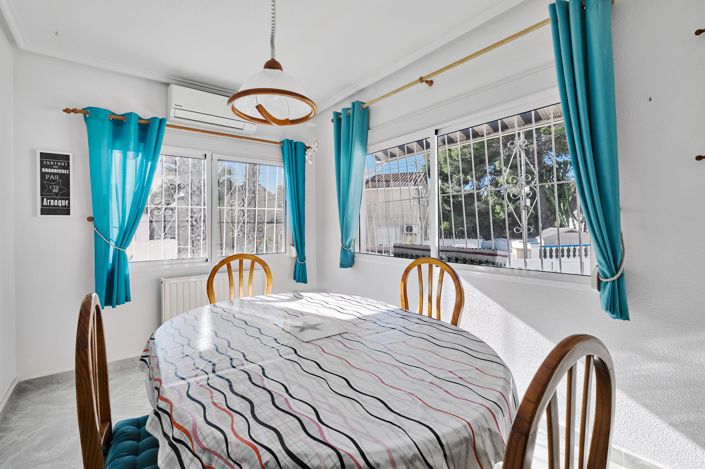 Image No.5-3 Bed Villa for sale