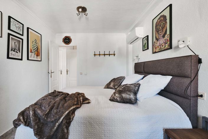 Image No.18-2 Bed Townhouse for sale